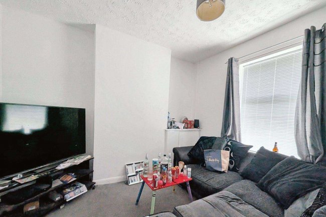 18 Cheapside, Shildon, DL4 2HP 8