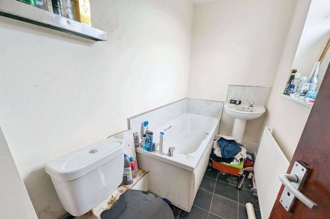 18 Cheapside, Shildon, DL4 2HP 8