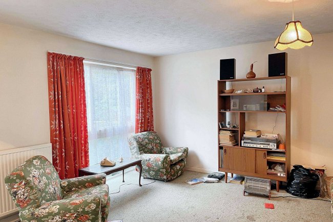 28 Gauntlett Road, Sutton, Surrey, SM1 4RY 4