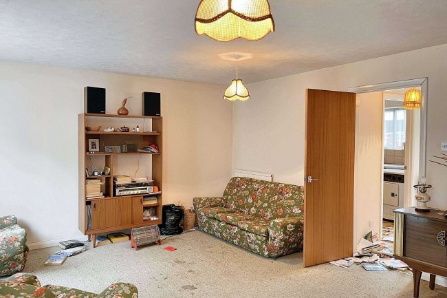 28 Gauntlett Road, Sutton, Surrey, SM1 4RY 4