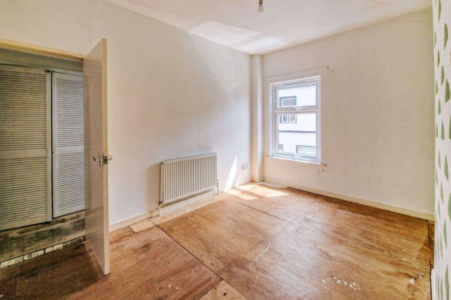 12 Lord Street, Runcorn, Cheshire, WA7 1HF 4