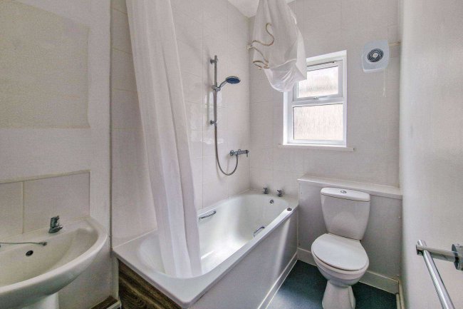 12 Lord Street, Runcorn, Cheshire, WA7 1HF 4