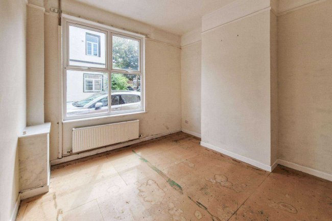 12 Lord Street, Runcorn, Cheshire, WA7 1HF 4