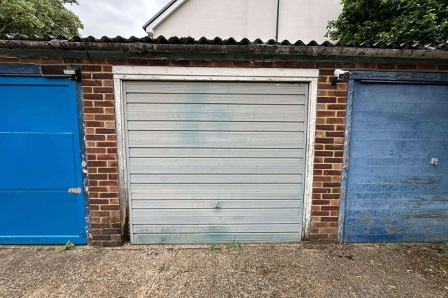 Garage 11, 1-18, Dunleary Close, HOUNSLOW, Middlesex, TW4 5NL 1