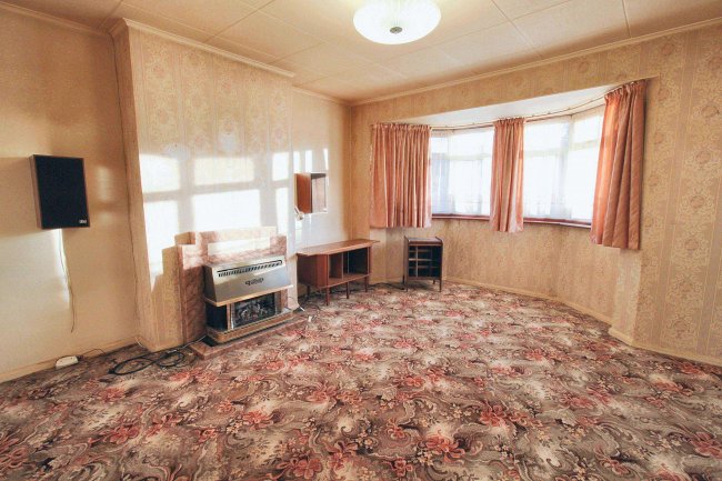 17a Lancelot Road, Hainault, Ilford, IG6 3BE 9