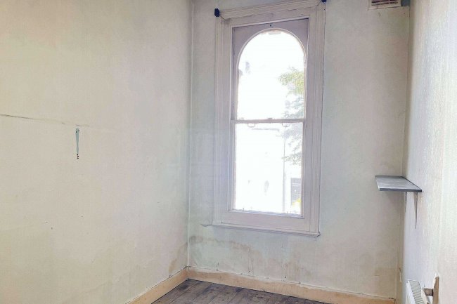 24b Sisters Avenue, Battersea, London SW11 5SQ 9