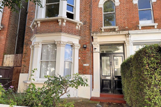 24b Sisters Avenue, Battersea, London SW11 5SQ 9
