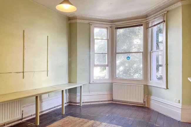 24b Sisters Avenue, Battersea, London SW11 5SQ 9