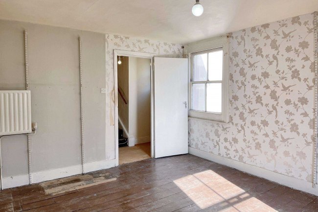 24b Sisters Avenue, Battersea, London SW11 5SQ 9