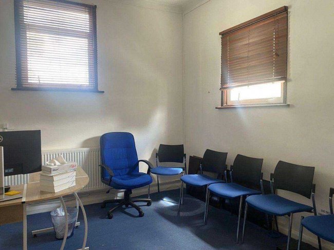 Grosvenor House Surgery, 147 Broadway, West Ealing, W13 9BE 10