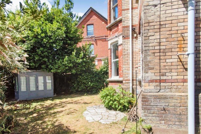 2a Ullswater Crescent, Weymouth DT3 5HE 4