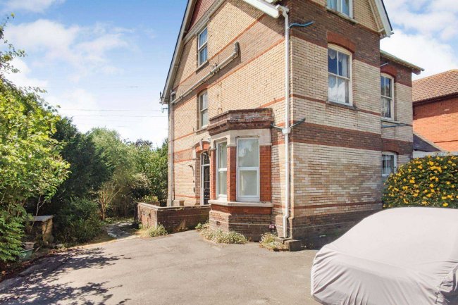 2a Ullswater Crescent, Weymouth DT3 5HE 4