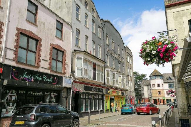 17 Cowell Street, Llanelli, Carmarthenshire, SA15 1AP 6