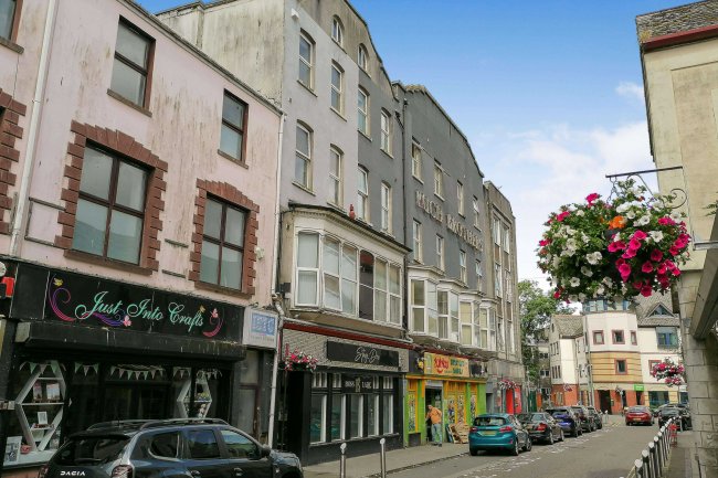 17 Cowell Street, Llanelli, Carmarthenshire, SA15 1AP 6