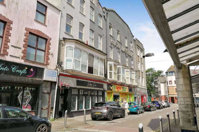 17 Cowell Street, Llanelli, Carmarthenshire, SA15 1AP 6