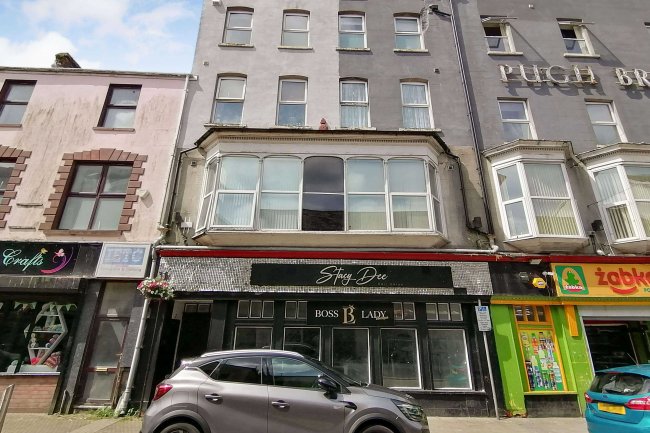 17 Cowell Street, Llanelli, Carmarthenshire, SA15 1AP 6