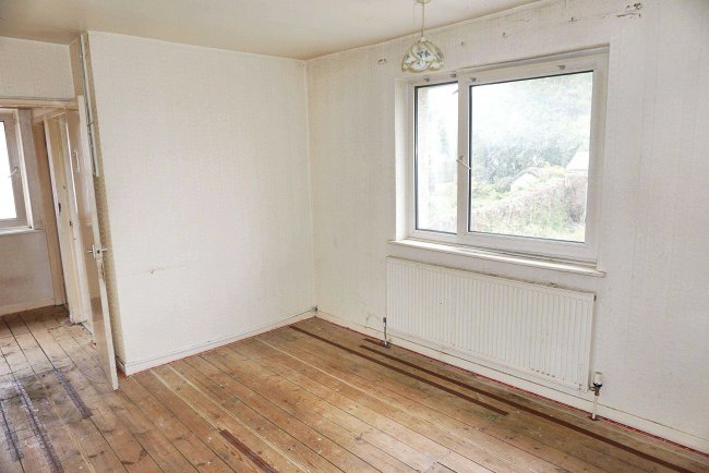 9 Willow Drive, Mastin Moor, Chesterfield, S43 3AU 6