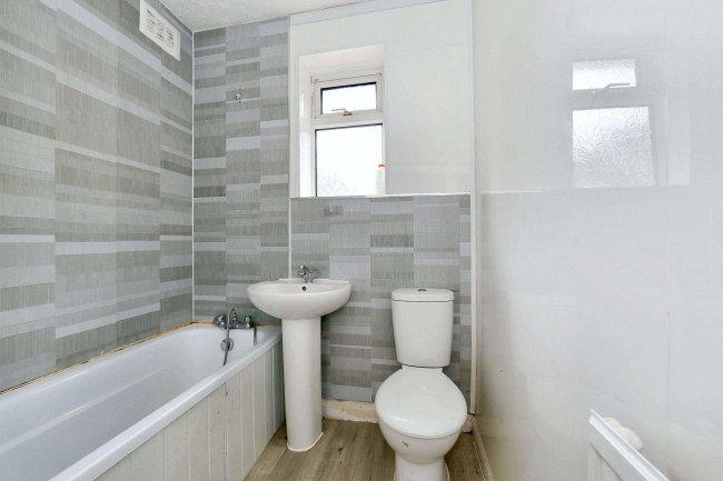 16 Cornhill Road, Stoke on Trent ST6 6PN 9