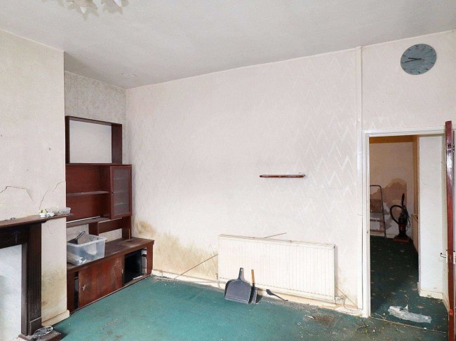 41 Bond Street, Bury, BL9 7BE 10