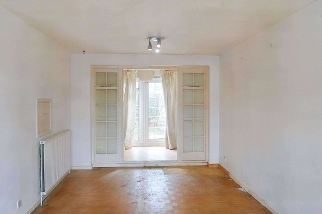 2 Leas Close, Chessington, Surrey, KT9 2EQ 7