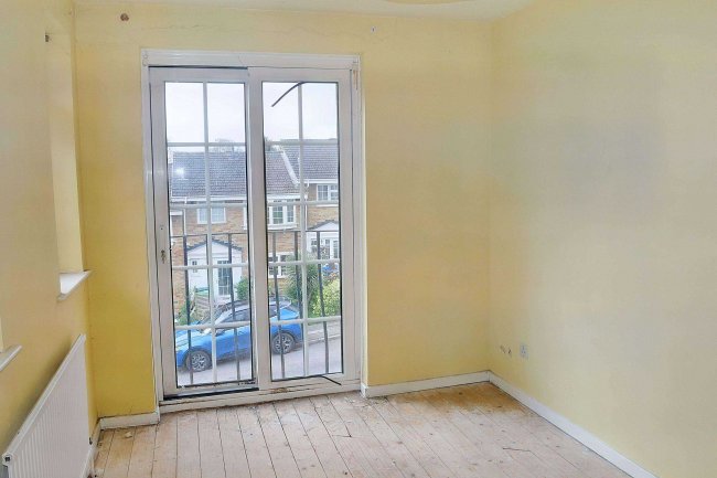 2 Leas Close, Chessington, Surrey, KT9 2EQ 7