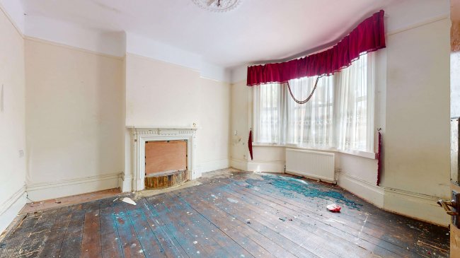 7 Quadrant Road, Thornton Heath, Surrey, CR7 7DB 2