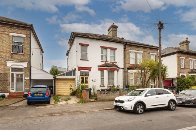 7 Quadrant Road, Thornton Heath, Surrey, CR7 7DB 2