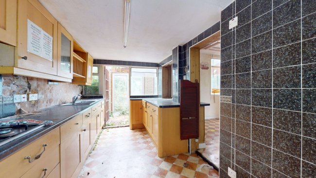 7 Quadrant Road, Thornton Heath, Surrey, CR7 7DB 2