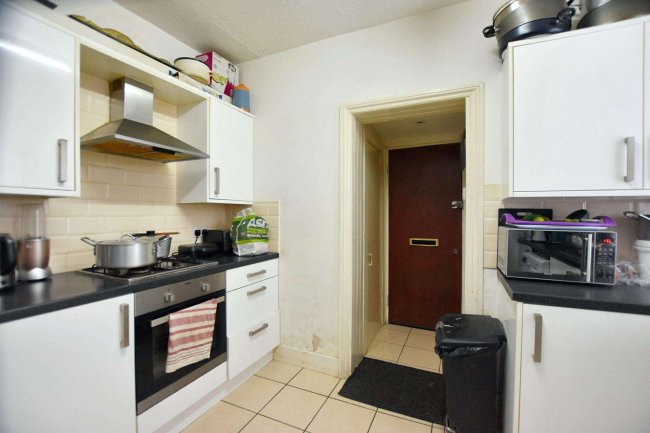 236 Brigstock Road, Thornton Heath, Surrey, CR7 7JD 1