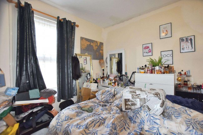 236 Brigstock Road, Thornton Heath, Surrey, CR7 7JD 1