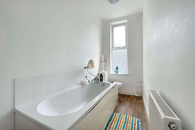 12 Cross Park, Ilfracombe, Devon EX34 8BJ 8