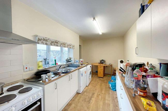 12 Cross Park, Ilfracombe, Devon EX34 8BJ 8