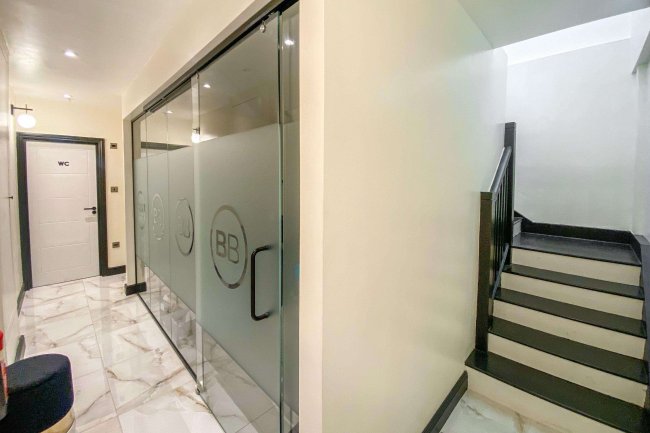 178 Lavender Hill, Battersea, London SW11 5TQ 34