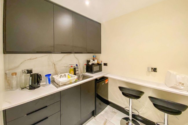 178 Lavender Hill, Battersea, London SW11 5TQ 34