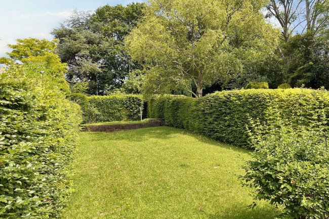 55 Mead Way, Coulsdon, Surrey, CR5 1PQ 4