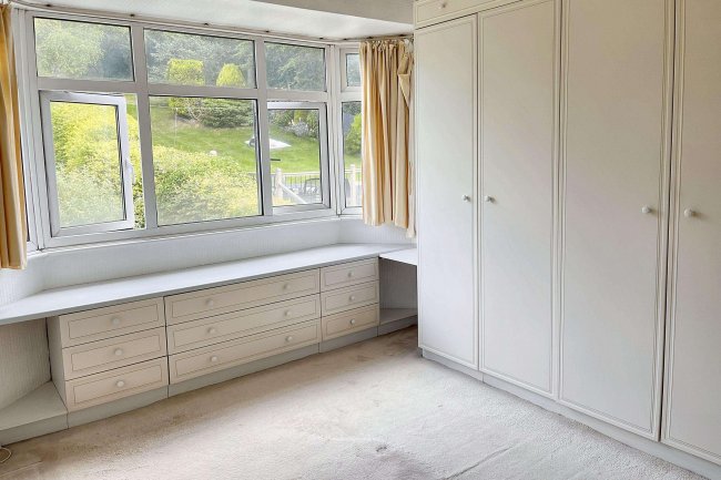 55 Mead Way, Coulsdon, Surrey, CR5 1PQ 4