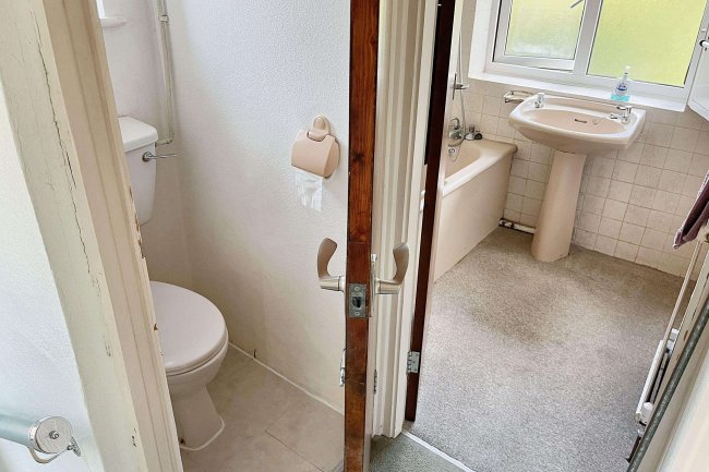 55 Mead Way, Coulsdon, Surrey, CR5 1PQ 4