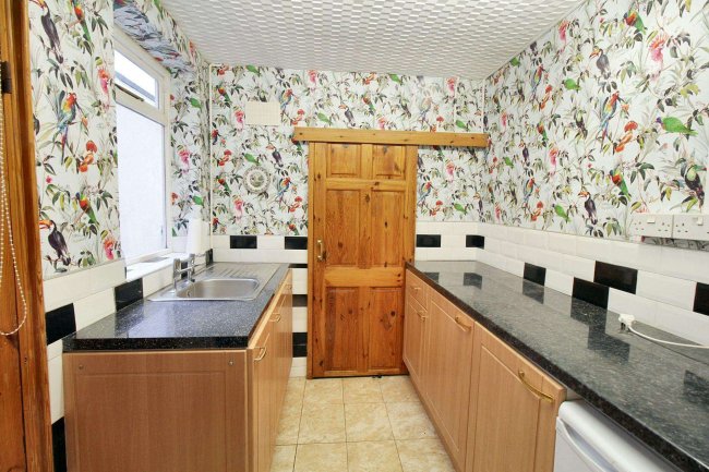 30 North Road  Avenue, Brentwood, Essex CM14 4XQ 1