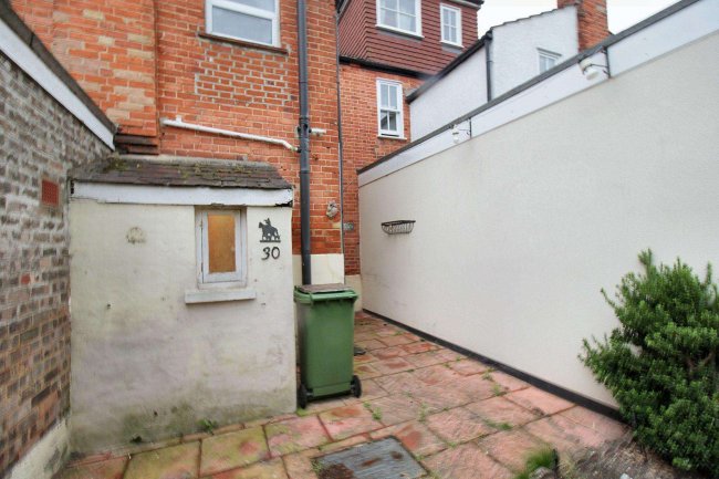 30 North Road  Avenue, Brentwood, Essex CM14 4XQ 1