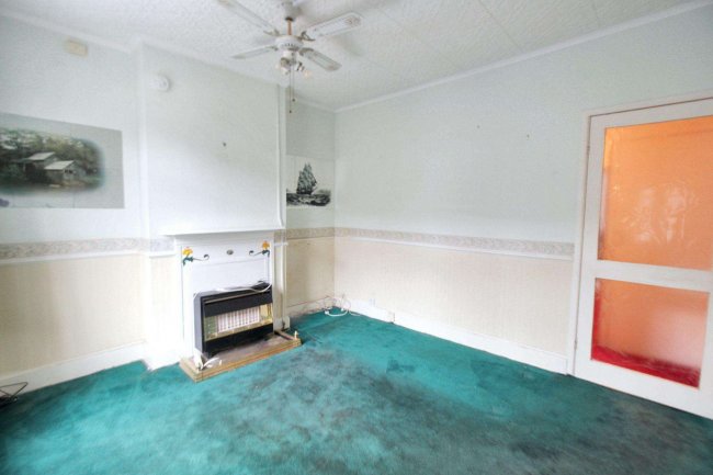 30 North Road  Avenue, Brentwood, Essex CM14 4XQ 1