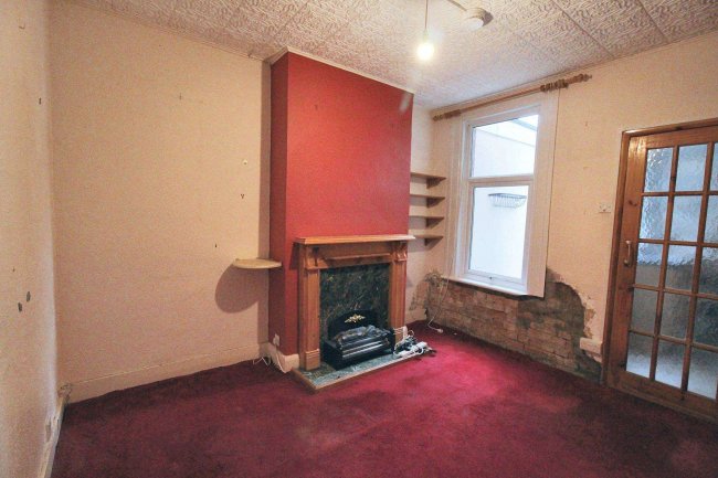 30 North Road  Avenue, Brentwood, Essex CM14 4XQ 1