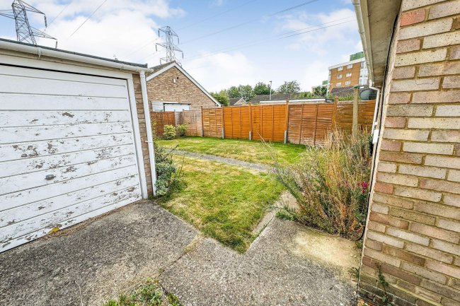 10 Itchen Close, Bedford, MK41 7UD 7