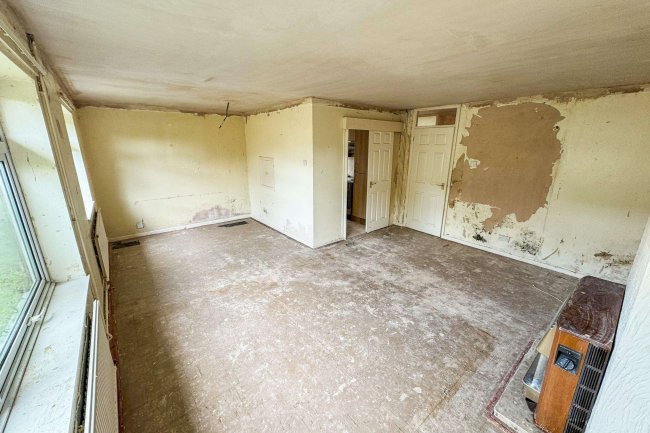 10 Itchen Close, Bedford, MK41 7UD 7