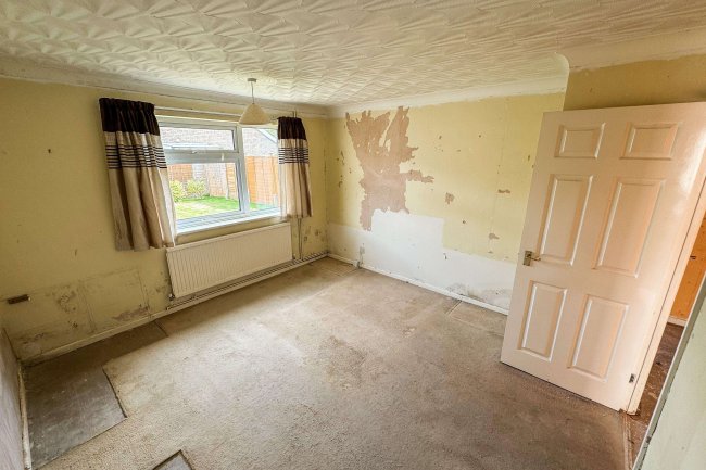 10 Itchen Close, Bedford, MK41 7UD 7