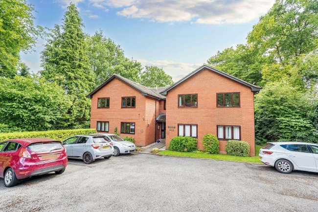 11 Minley Grove Minley Road Fleets Hants GU51 2RJ 3