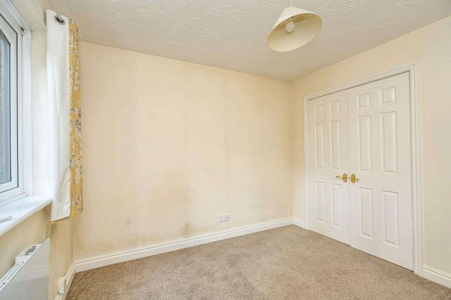 11 Minley Grove Minley Road Fleets Hants GU51 2RJ 3