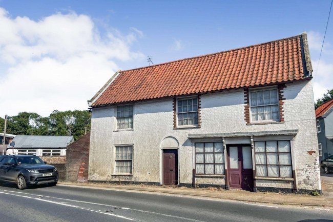 The Post Office Stores, Farnham, Suffolk, IP17 1JZ 6