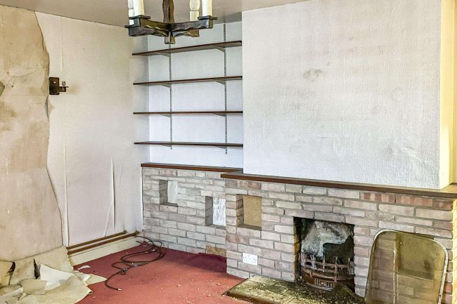 The Post Office Stores, Farnham, Suffolk, IP17 1JZ 6