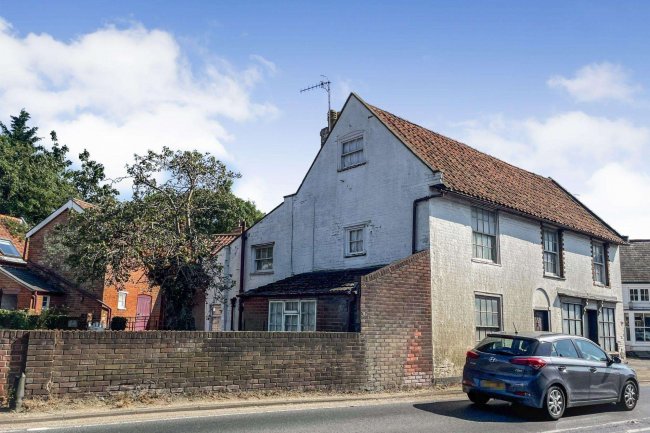 The Post Office Stores, Farnham, Suffolk, IP17 1JZ 6