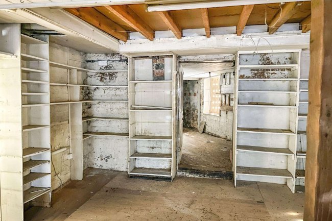 The Post Office Stores, Farnham, Suffolk, IP17 1JZ 6